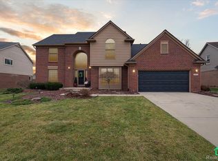 51171 W Hills Dr, Plymouth, MI 48170