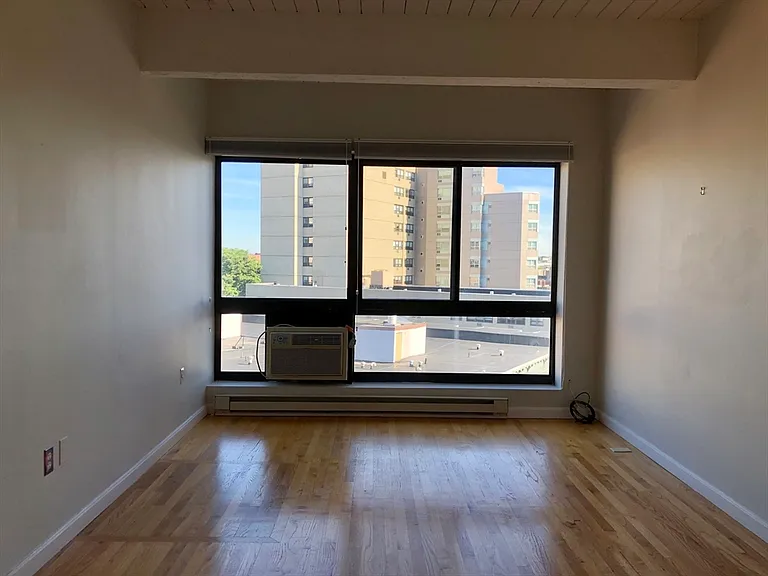 12 Stoneholm St #616 — Photo 2