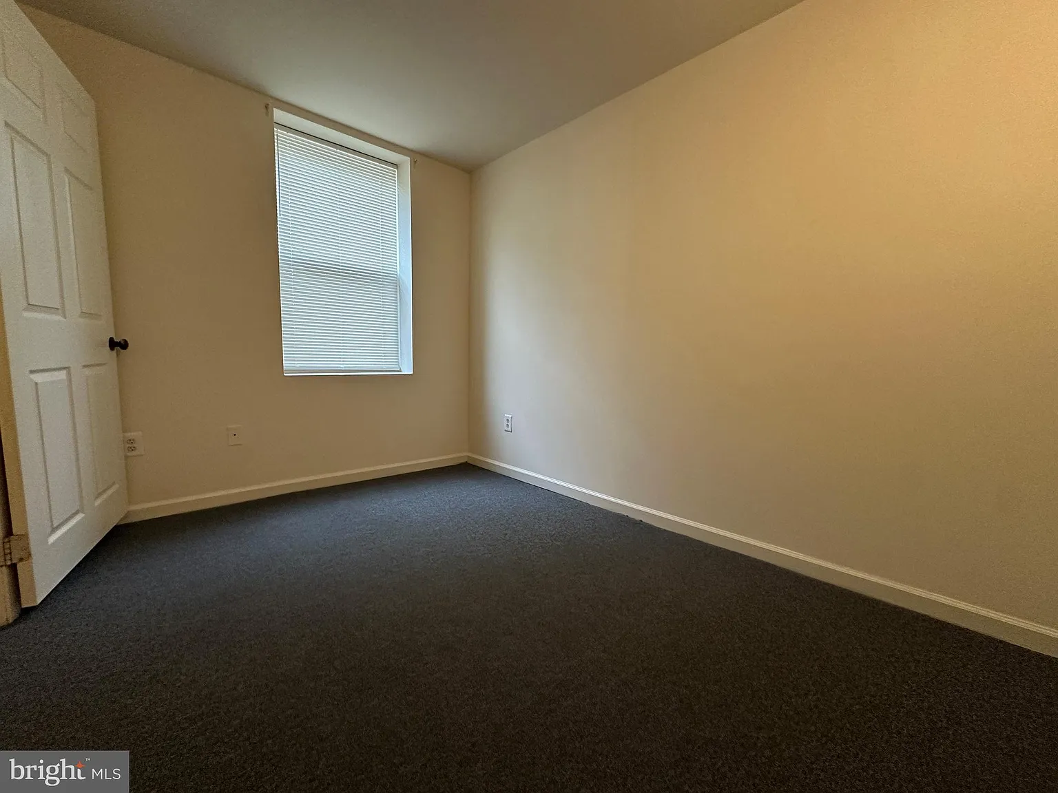 1 bed, 2416 sqft, $1,095 — Photo 3