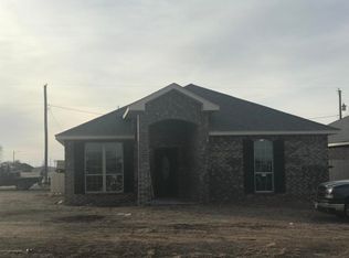 100 Wilson St, Claude, TX 79019