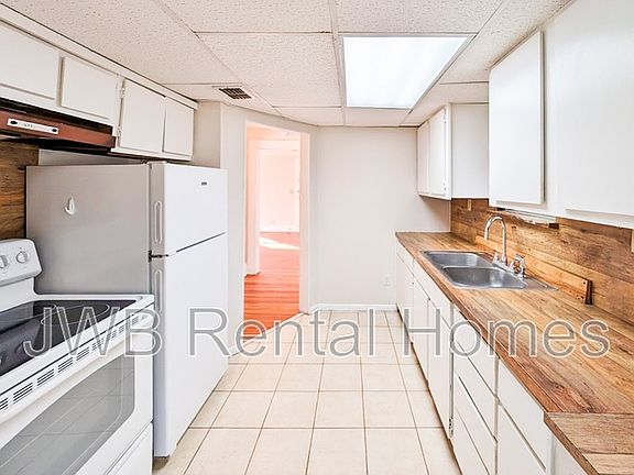 3rd image of 1052 Willow Branch Ave #2
