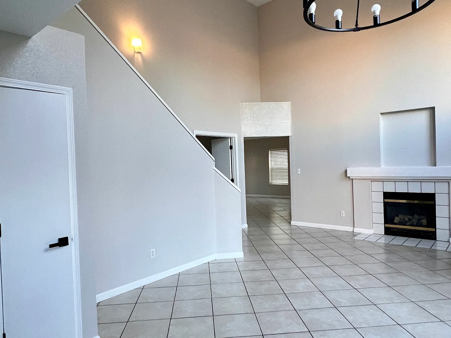 5 bed, 2.5 bath, 1995 sqft, $2,775 — Photo 3