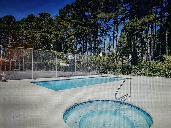 Pool/ Hot tub