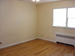 4th image of 30 Evergreen Ave
