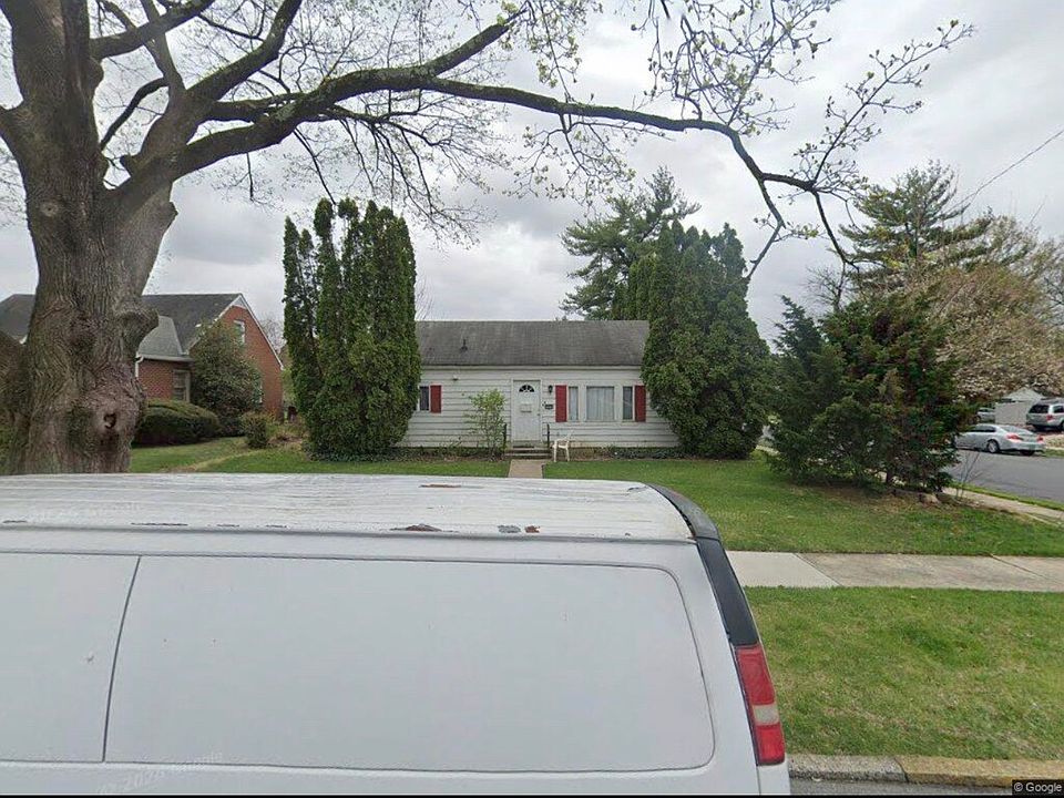 1st image of 2250 W Livingston St