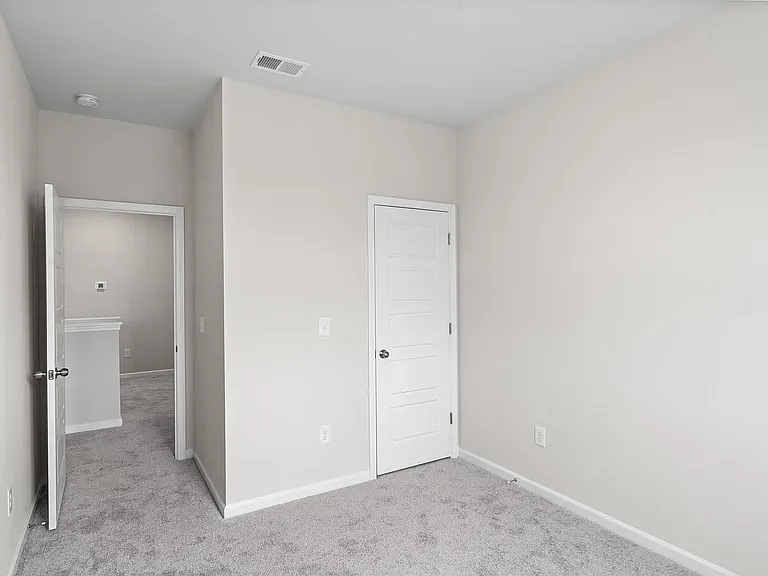 141 Cypress Hollow Dr — Photo 16