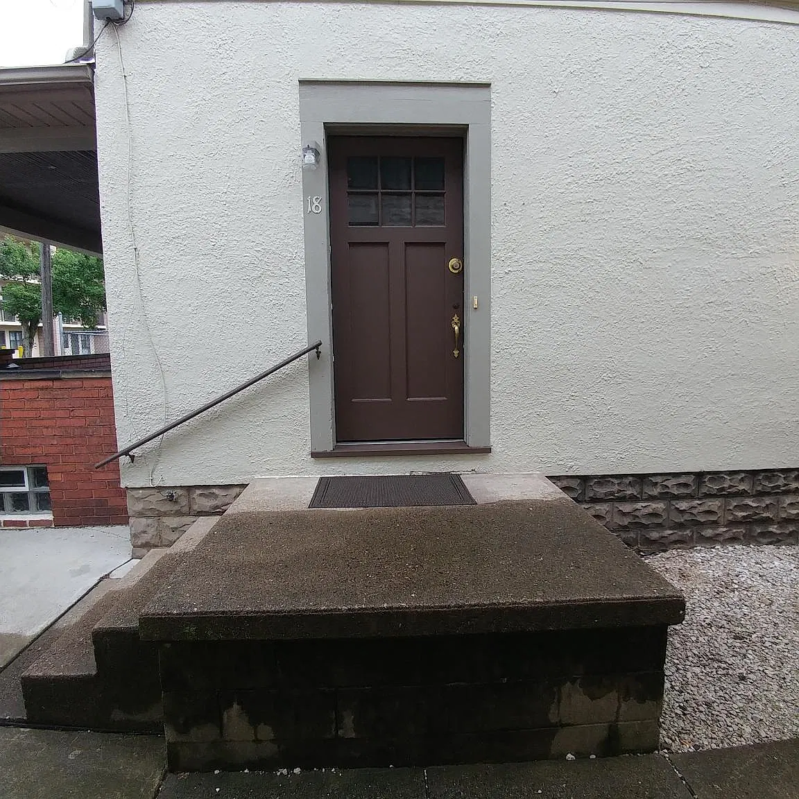 2 bed, $885 — Photo 1