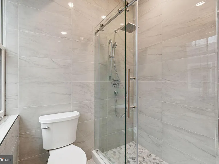 1822 Chestnut St #3R — Photo 26