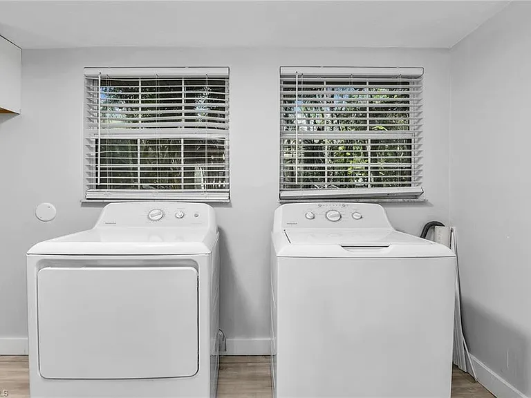 2780 Weeks Ave — Photo 15