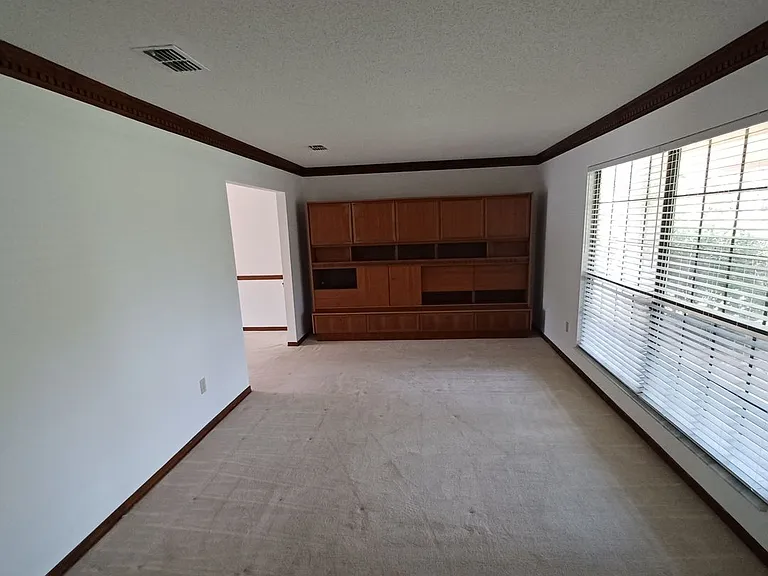 2295 Foxwood Dr — Photo 5
