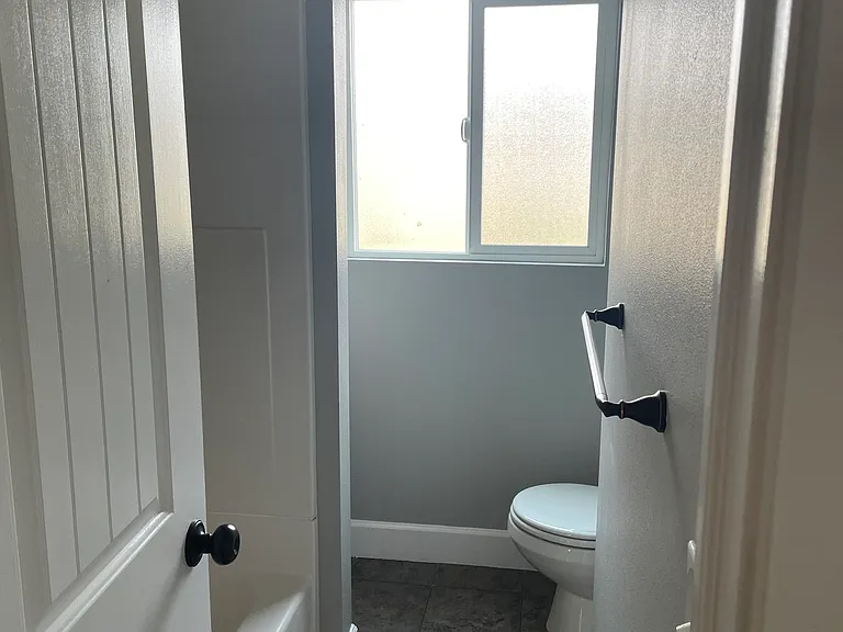 1427 Kimball Ave — Photo 5