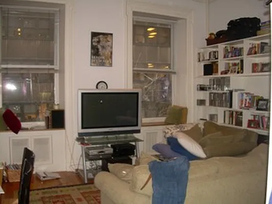 Rented by City Connections Realty | media 10