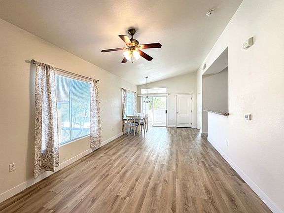 3rd image of 2305 W Horizon Ridge Pkwy APT 1924