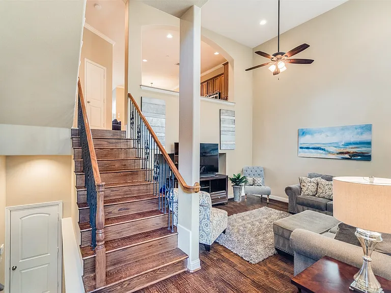 5709 Lunsford Rd — Photo 5