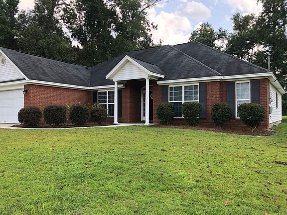 Well Maintained & Landscaped