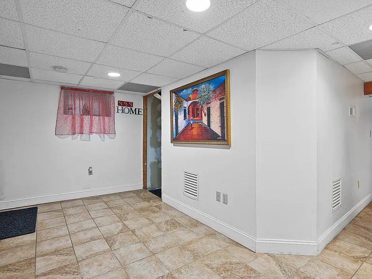 164 Hadley St #1 — Photo 31