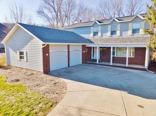 1408 14th St SW, Minot, ND 58701