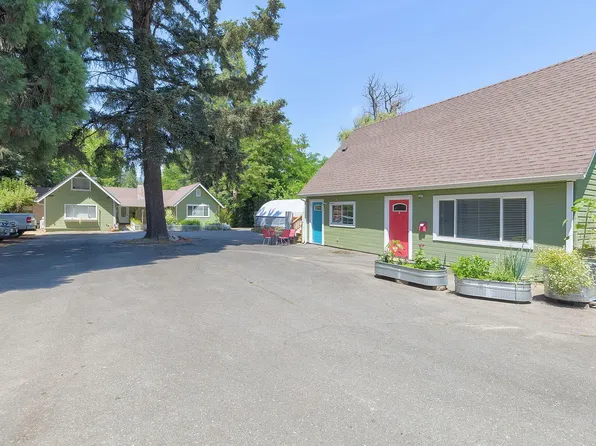 2100 Rogue River Hwy #A, Grants Pass, OR 97527