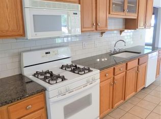 628 N School St, Boerne, TX 78006