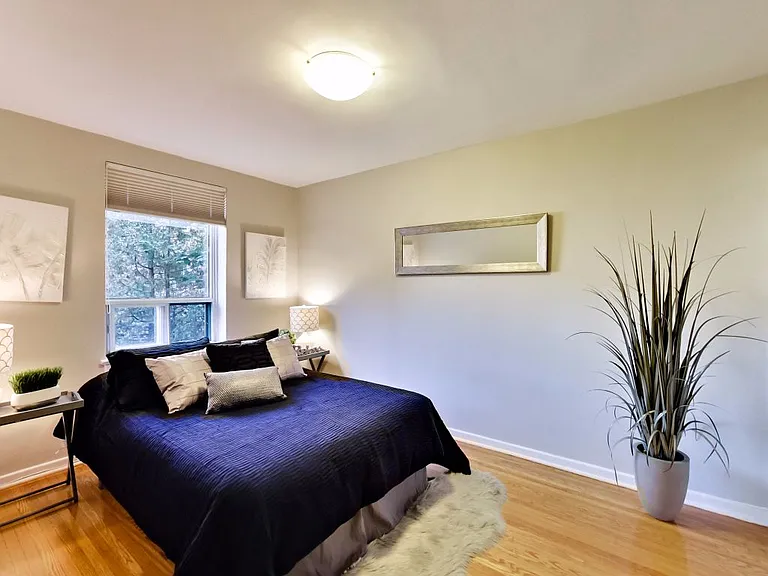 14 Chatsworth Dr #410 — Photo 11