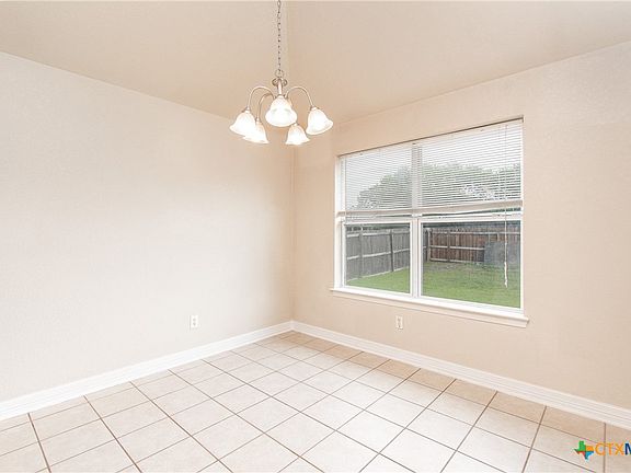 5th image of 912 Heather Marie Ct