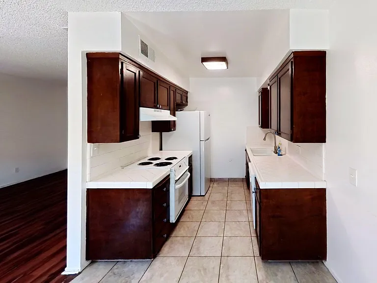5090 N College Ave #109 — Photo 4