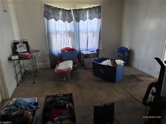 2nd image of 409 Pine St