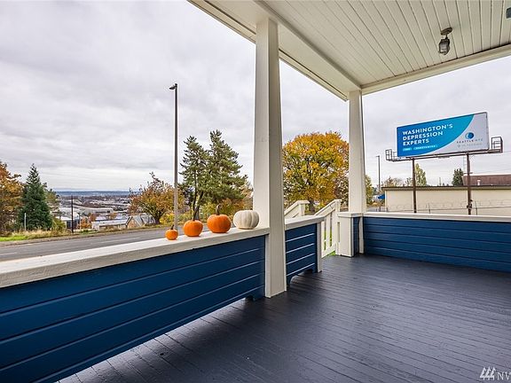5th image of 1710 Tacoma Ave S