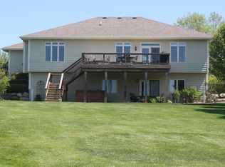 2409 W 10th Ave, Indianola, IA 50125