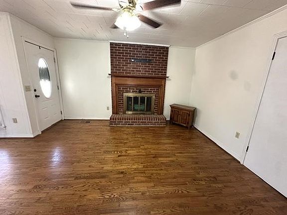 4th image of 1105 Pinhook Dr