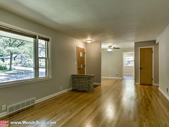 5th image of 2035 Stockwell St