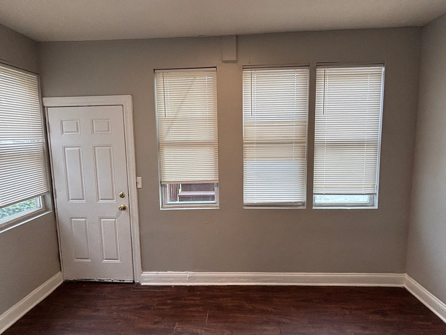 3 bed, 1.0 bath, $1,500 — Photo 1