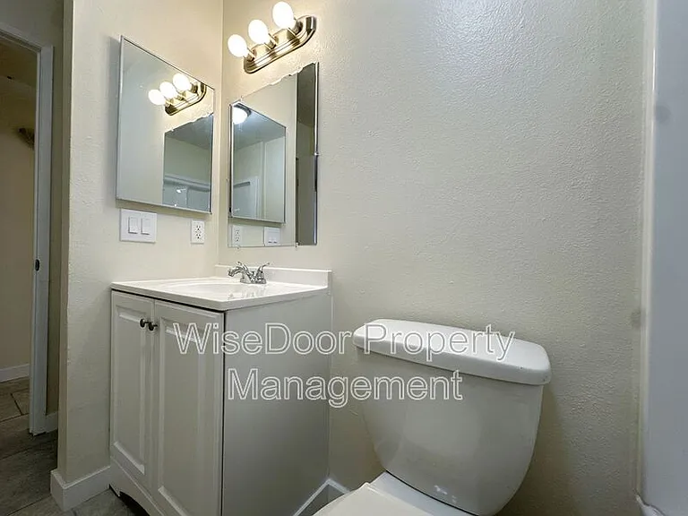 450 E 4th St #311 — Photo 15