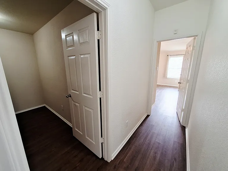 325 Comal Run — Photo 18