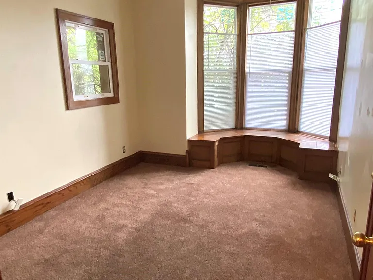130 E North St #1 — Photo 7