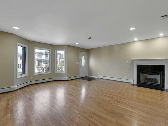 4th image of 530 1st St #A