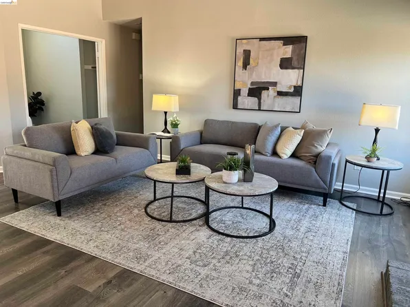 200 Spindrift Ct, Oakley, CA 94561