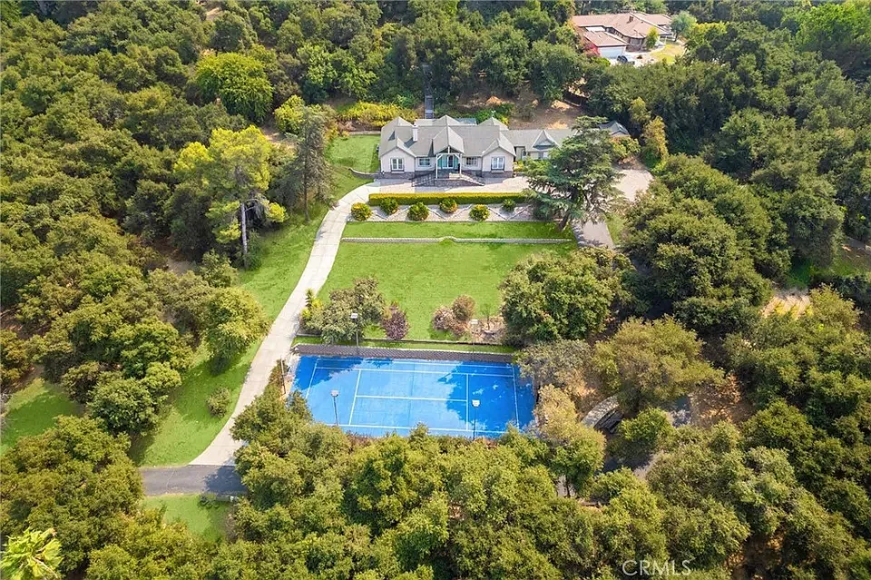 1770 Mountain Ln