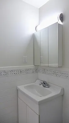 Rented by Metro Realty NY Inc | media 6