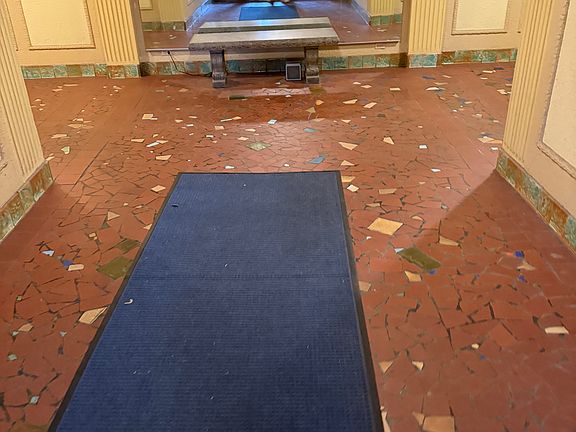 2nd image of 2206 W Granville Ave APT 1G