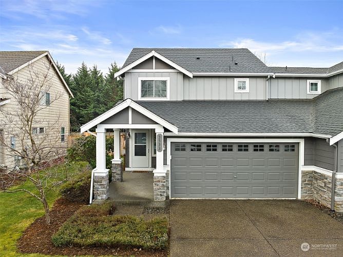 1st image of 3533 Surrey Dr NE