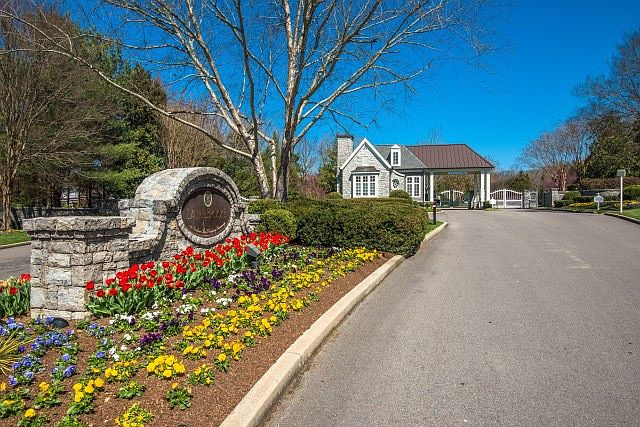 1st image of 1008 Vaughn Crest Dr