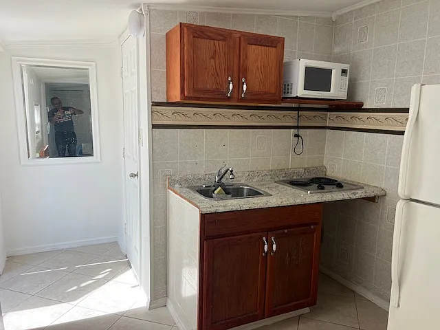 1 bed, 400 sqft, $1,100 — Photo 4
