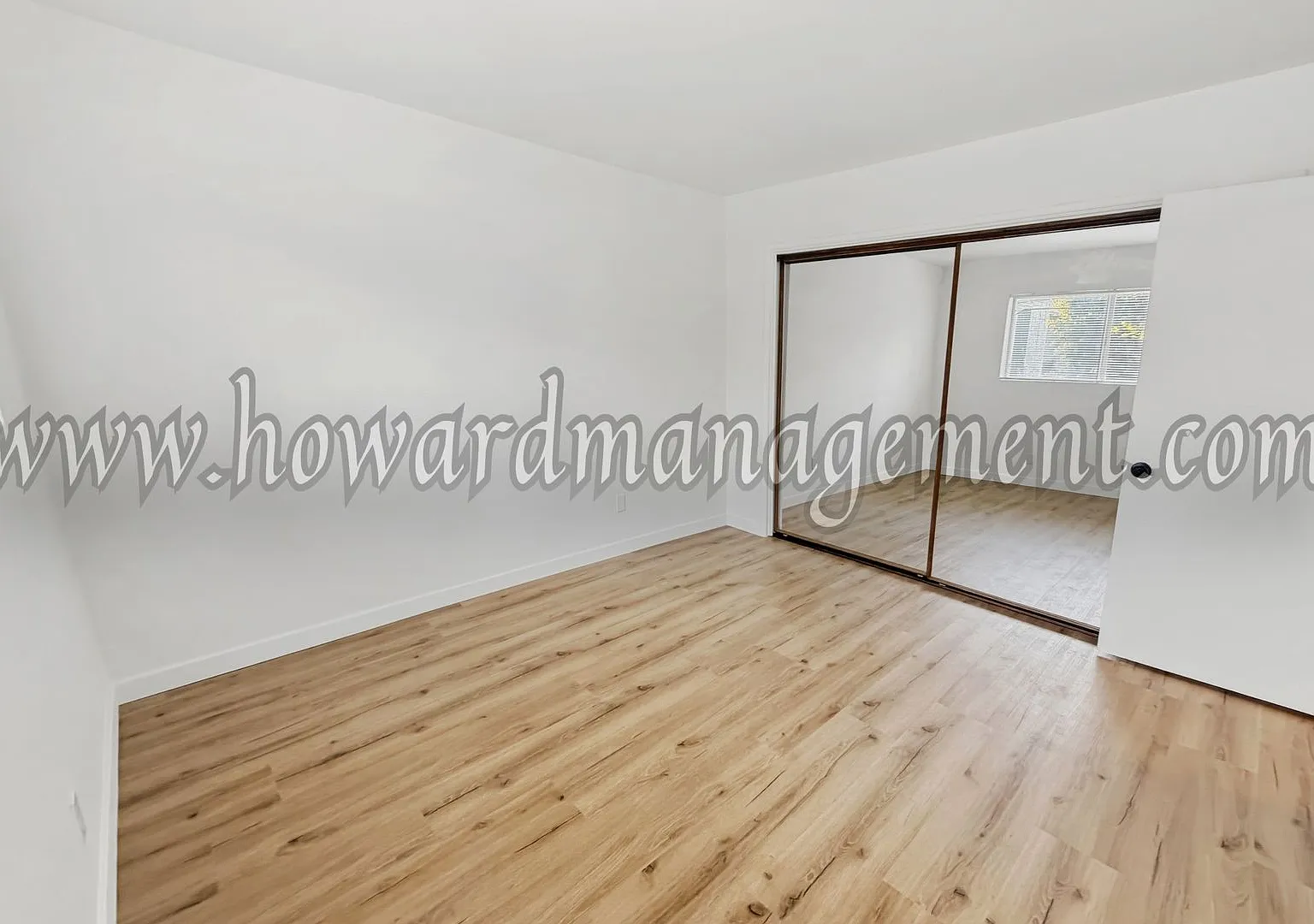 1560 Saltair — Photo 3