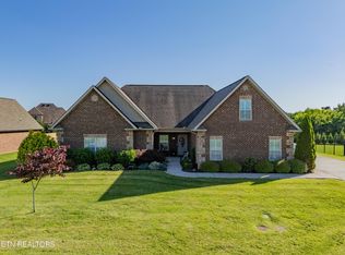 1413 Edenbridge Dr, Alcoa, TN 37701