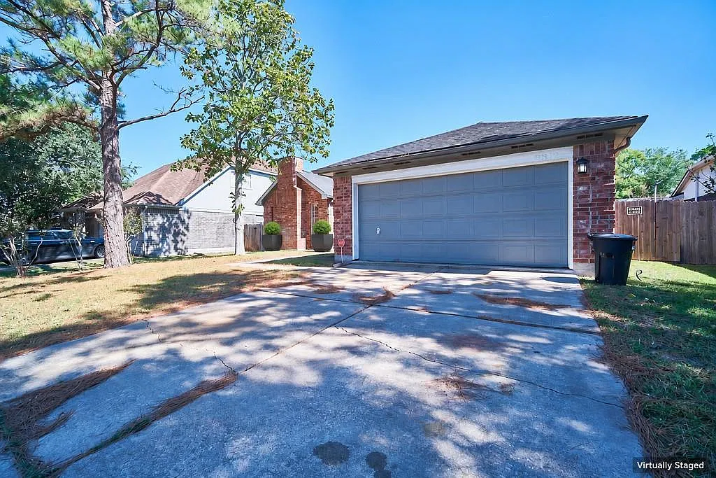 4 bed, 2.0 bath, 1726 sqft, $2,000 — Photo 3