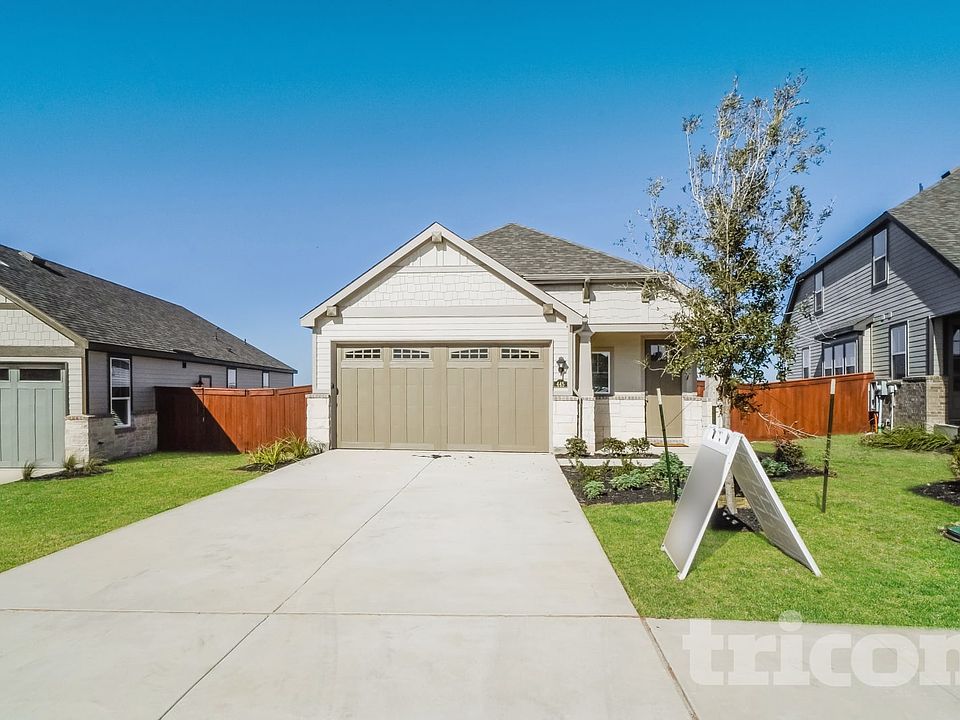 1st image of 445 Raglands Rd