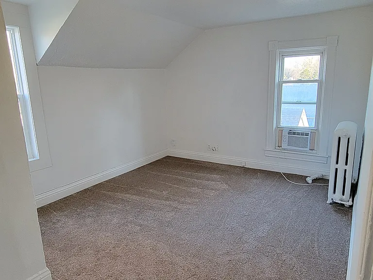 1111 5th Ave NW #2 — Photo 3