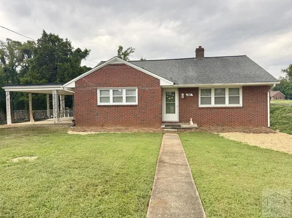28 Garden Dr, Ridgeway, VA 24148