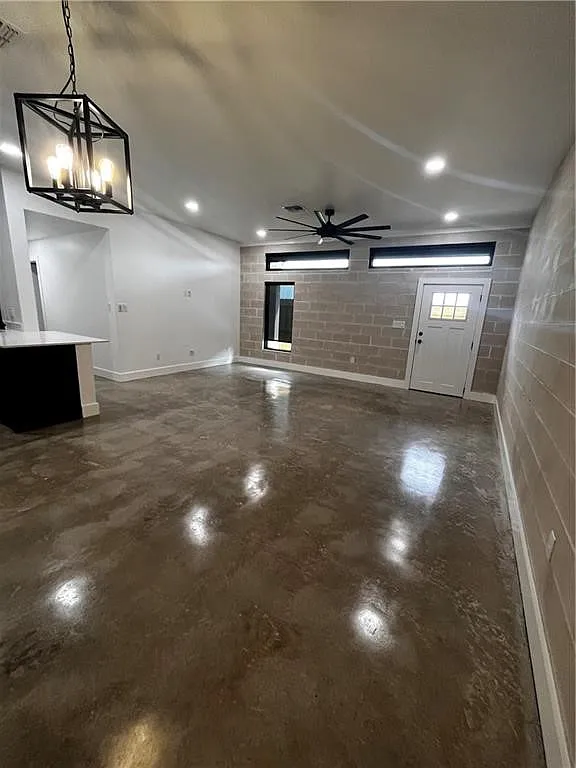 3 bed, 2.0 bath, 1372 sqft, $2,095 — Photo 4